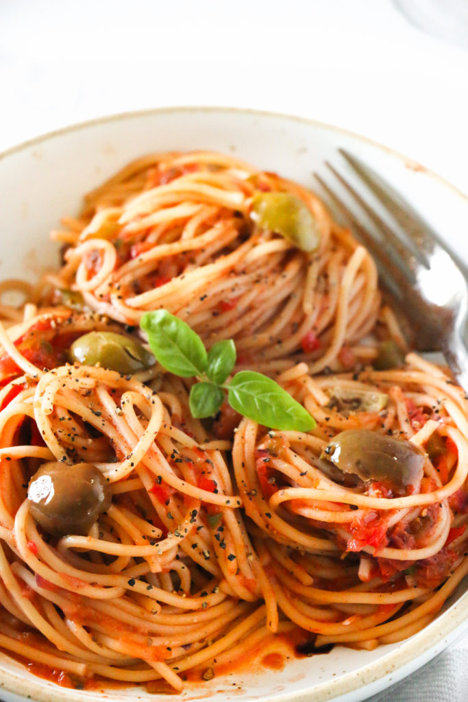 'Nests' of spaghetti all'arrabbiata on a plate